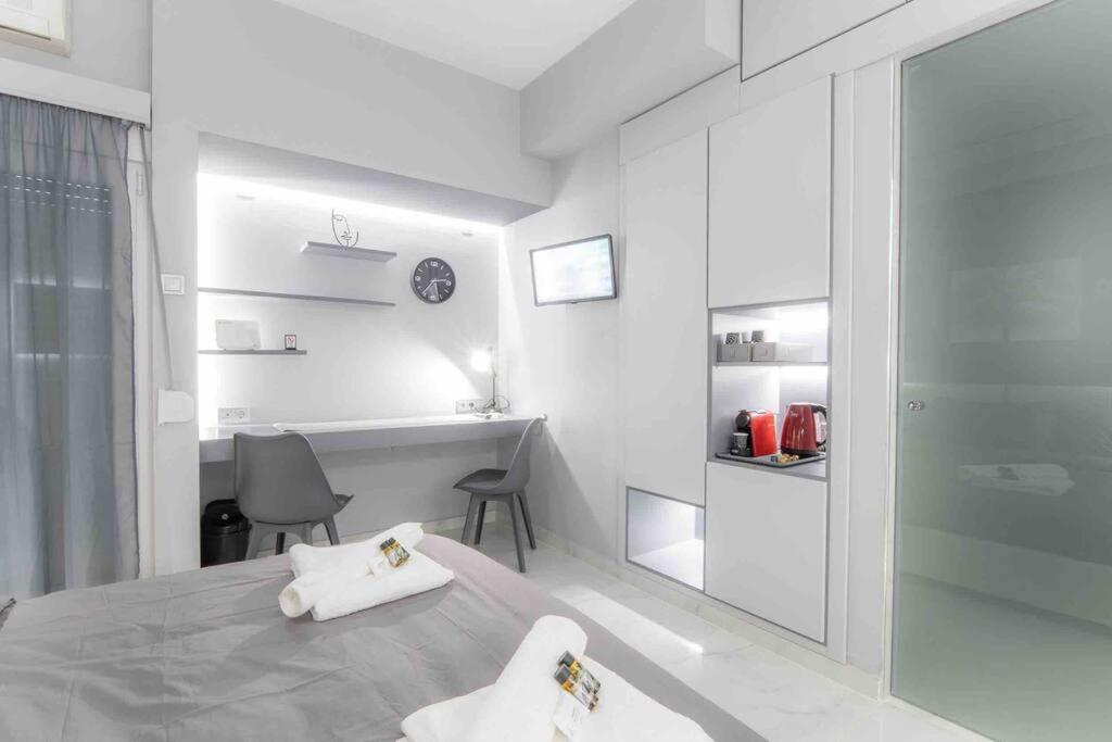 Lux Seaside Apartment By Volos Hospitality Exterior photo